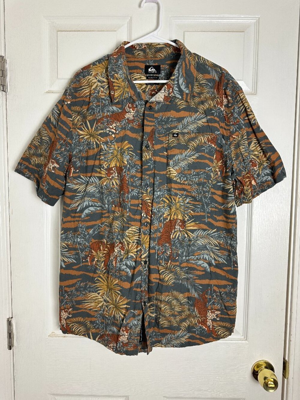 Quiksilver Summer Vacation Tiger Print Regular Fit Button Down Shirt Men Size XL